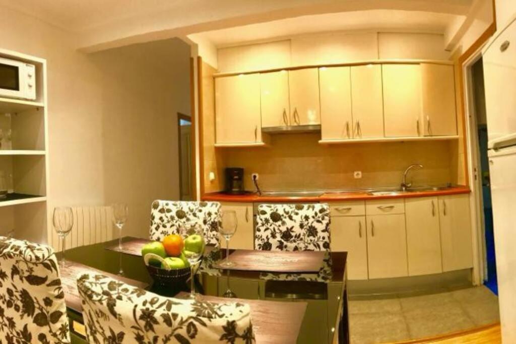 Apartamento Junto A La Playa De Gros Ess02373 Apartment Сан Себастиан Екстериор снимка